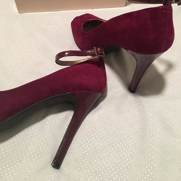 BCBG Women’s Shoes - Picture 3 of 7